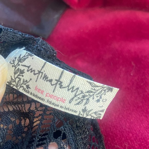 FREE PEOPLE BLACK LACE MESH TOP (SZ L) (EUC) - Picture 6 of 6